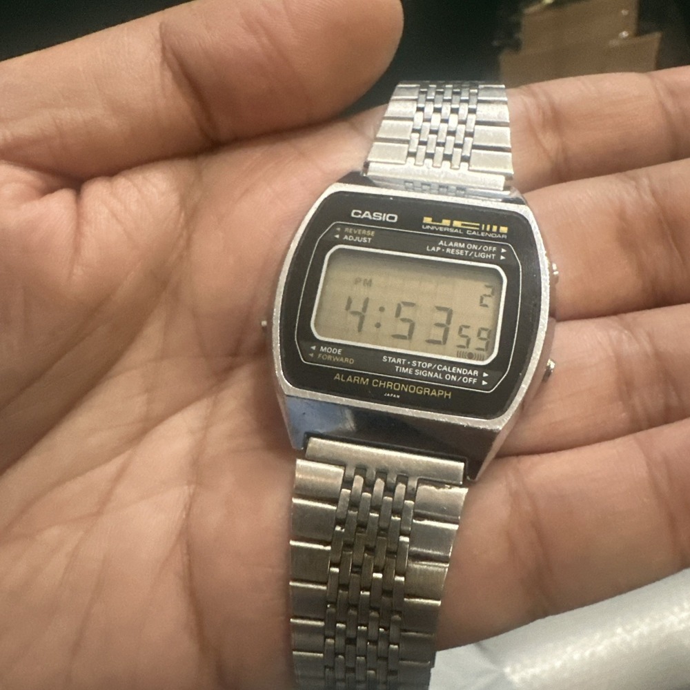 Works VTG Casio 79QS-39 Universal Calendar Digital Watch Rare Mens Watch 36mm 8"